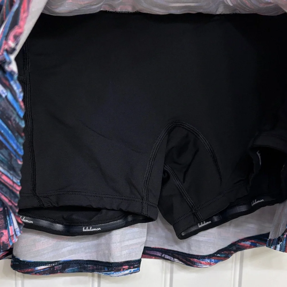 Lululemon Play Off the Pleats Hinshu Alpine Multicolor Striped Women's Skirt Sko